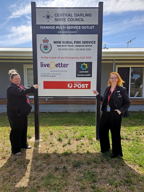 Ivanhoe-Post-Office-operating-from-Council-MSO-building-pictured-left-to-right-Council-staff-Tammie-McMaster-and-Aimee-Russ.jpg