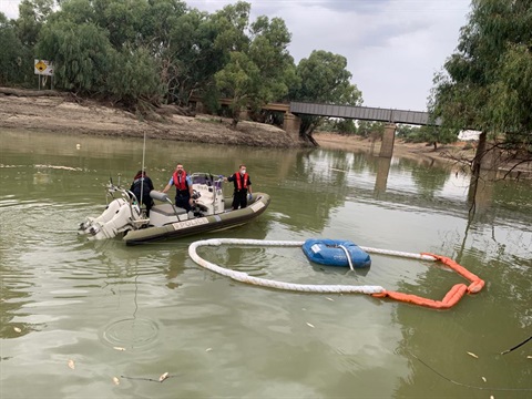 Fish deaths photo Fire and Rescue NSW March 2023